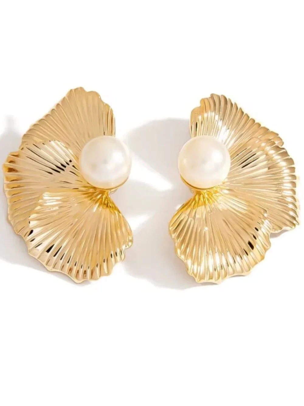 New! Gold Flower Pearl Statement Post Earrings (2004) NWOT